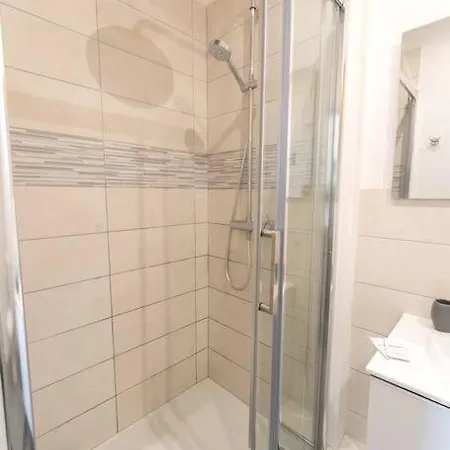 3 Centre-ville En Etage Refait A Neuf Apartment Nice